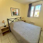 Agreable Maisonnette Piscine Collective 4idp3031