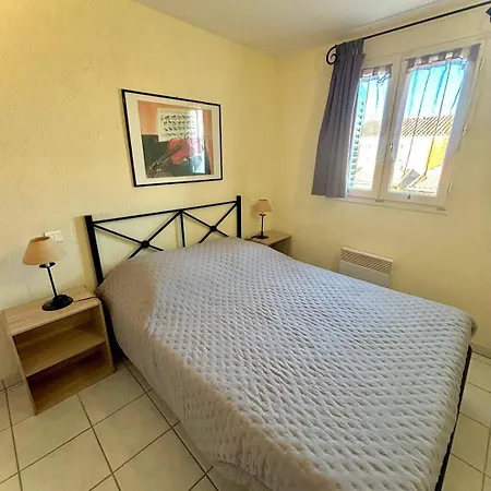 Agreable Maisonnette Piscine Collective 4idp3031