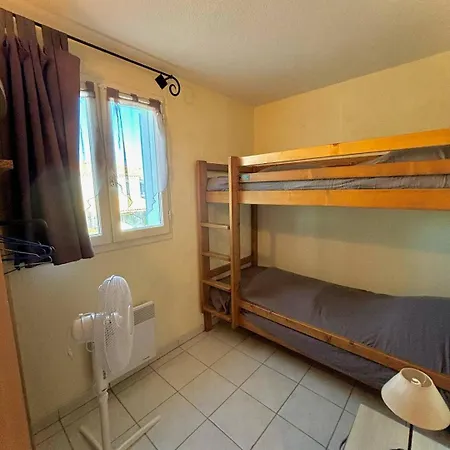 Agreable Maisonnette Piscine Collective 4idp3031 Apartment